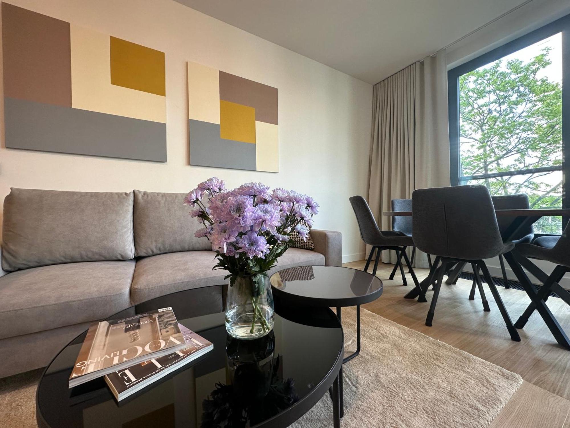 Butas Luxurious And Modern In Center With Parking By Renters Prestige