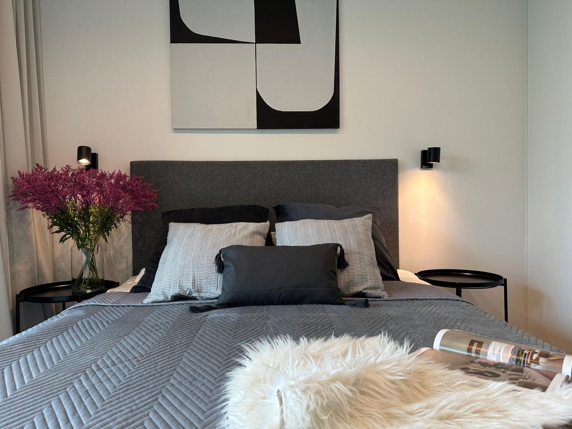 Butas Luxurious And Modern In Center With Parking By Renters Prestige