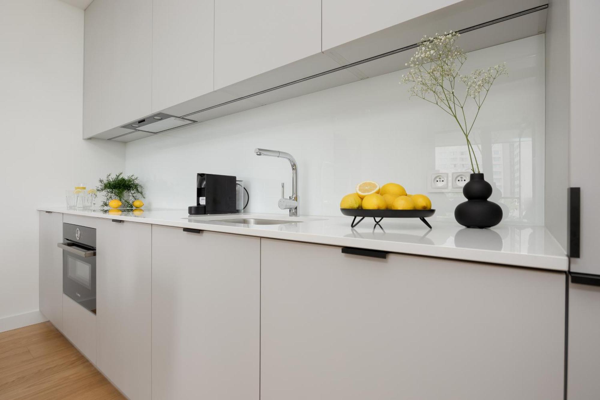 Butas Luxurious And Modern In Center With Parking By Renters Prestige