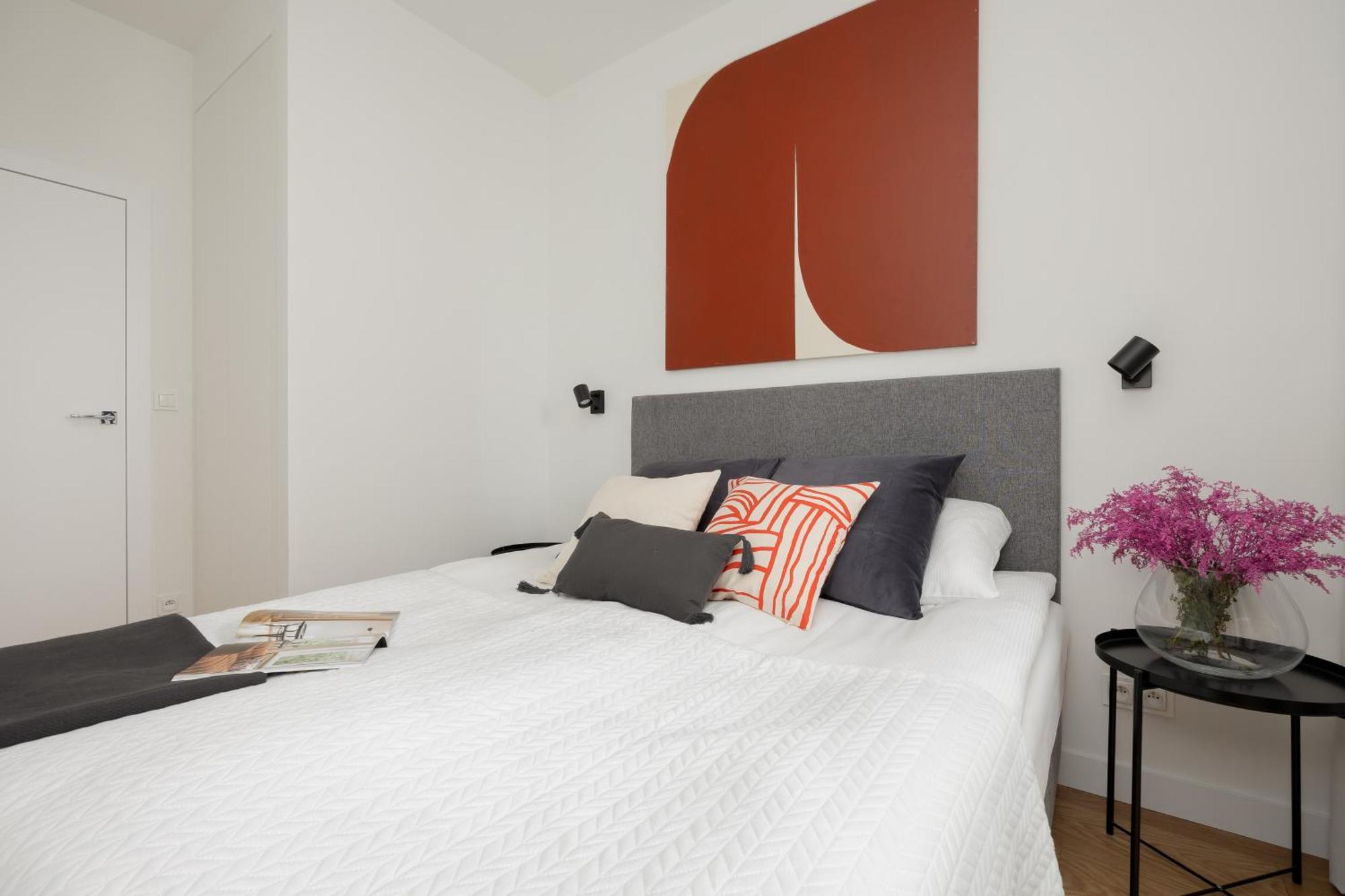 Butas Luxurious And Modern In Center With Parking By Renters Prestige