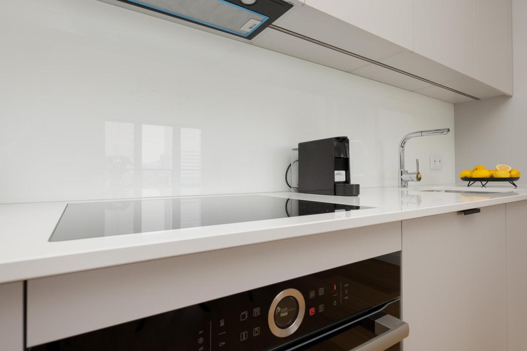 Butas Luxurious And Modern In Center With Parking By Renters Prestige *