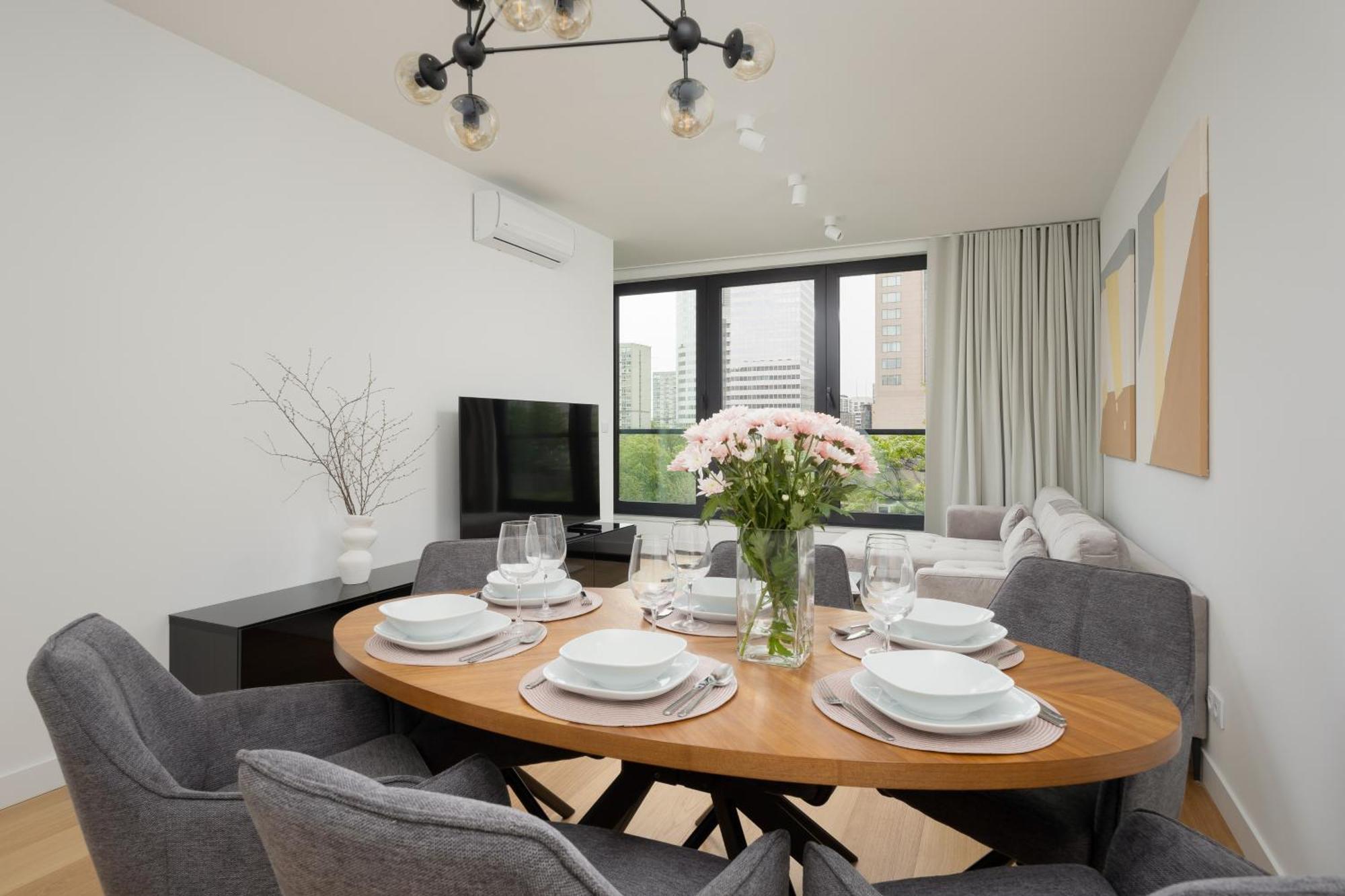 Butas Luxurious And Modern In Center With Parking By Renters Prestige