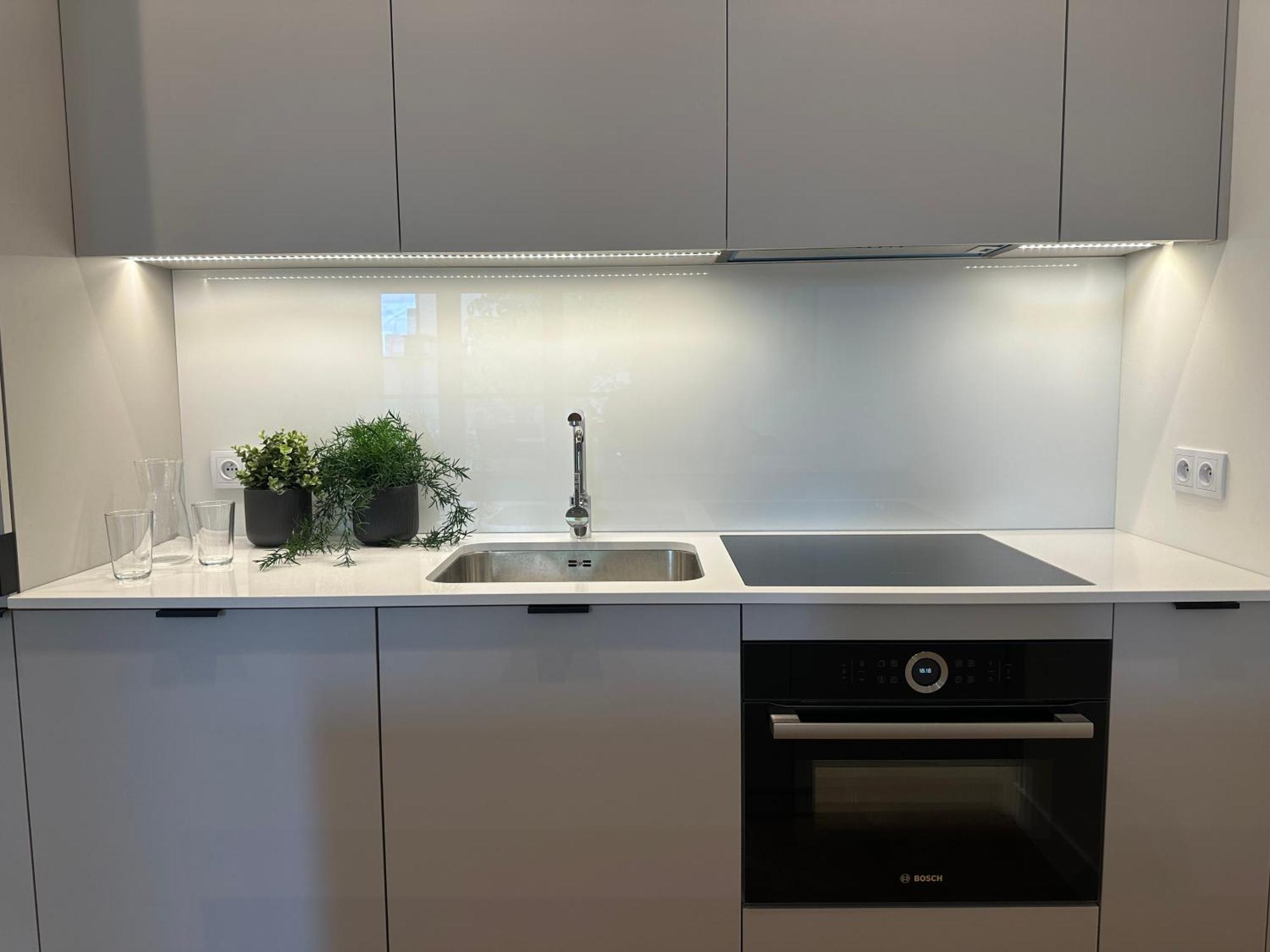 Luxurious And Modern In Center With Parking By Renters Prestige Warschau