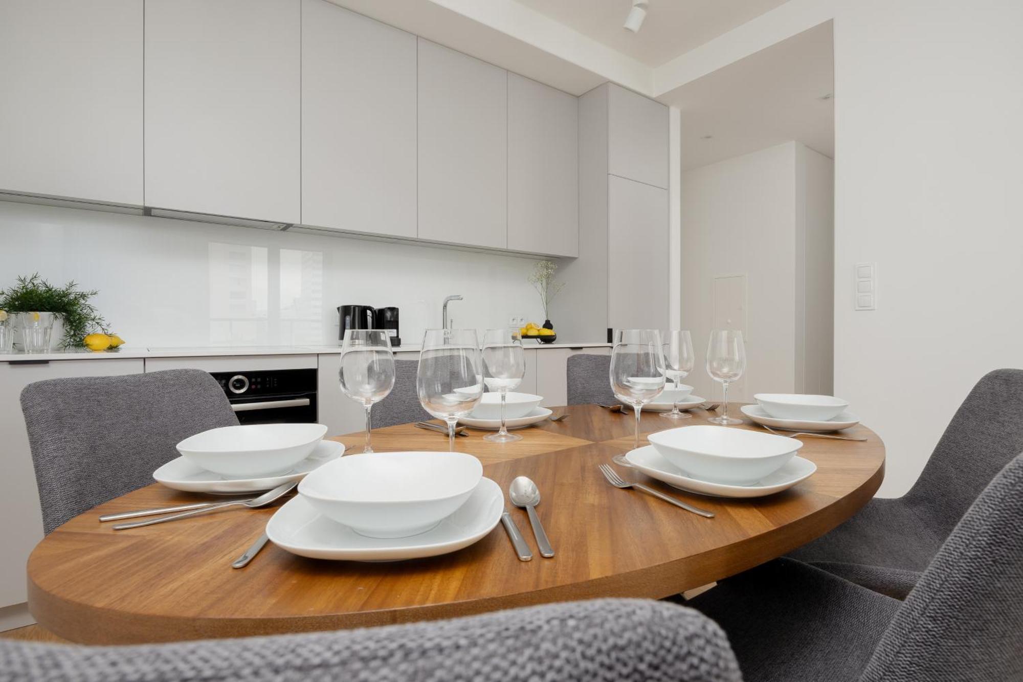 Appartement Luxurious And Modern In Center With Parking By Renters Prestige *